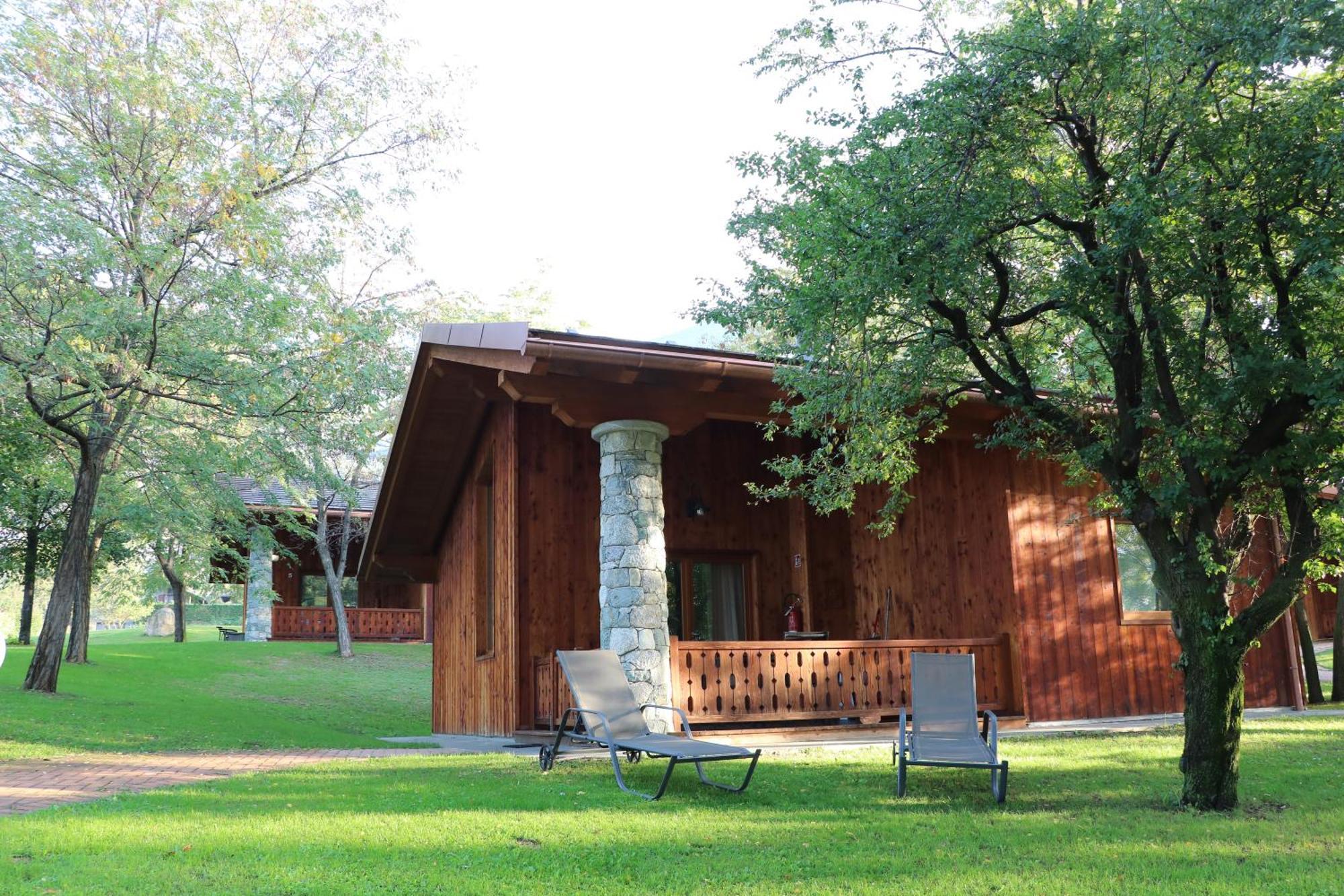 Lazy Bee Camping Village Aosta Exteriér fotografie