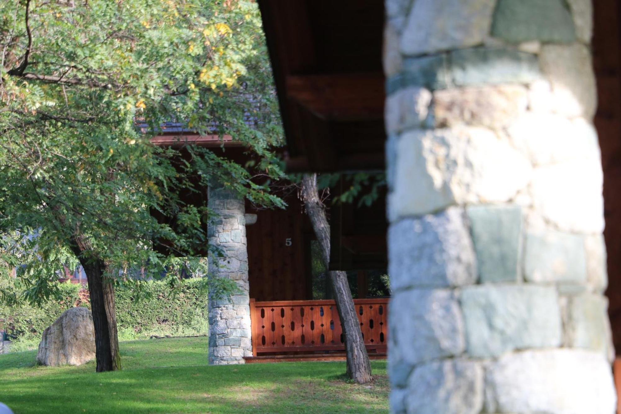 Lazy Bee Camping Village Aosta Exteriér fotografie